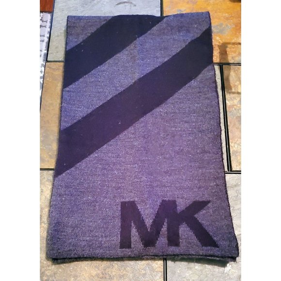 Michael Kors Scarf - Picture 1 of 2